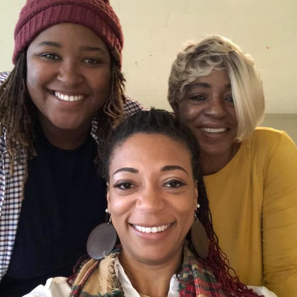 Meet your Posher, Aspriona - Picture 1 of 1